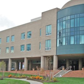 Exterior of Kenmore Mercy hospital